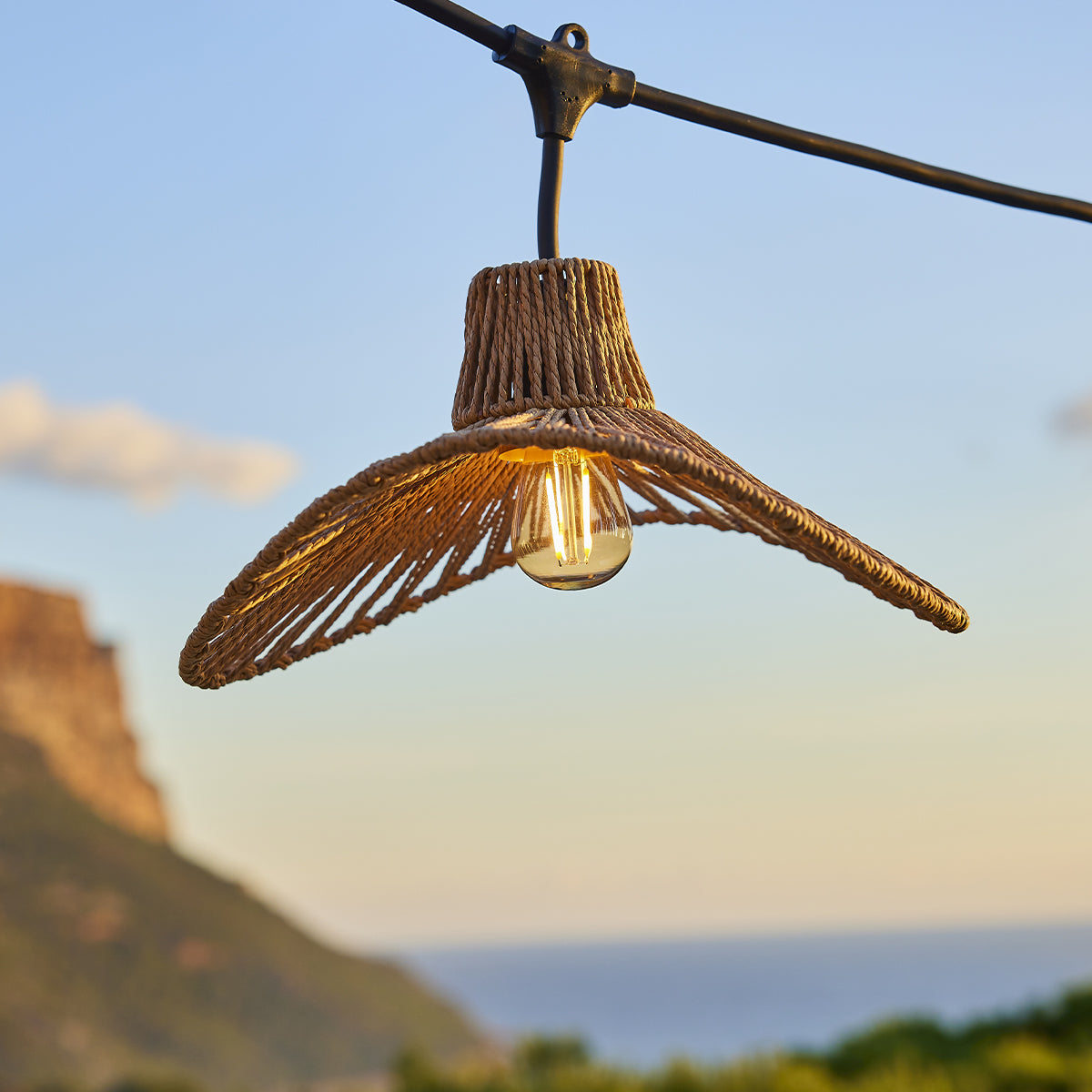 Lot de 2 guirlandes lumineuses extérieur connectables 14 abat-jour ondulés D30cm ampoules filament E27 LED blanc chaud 2x WAVY LIGHT 10m