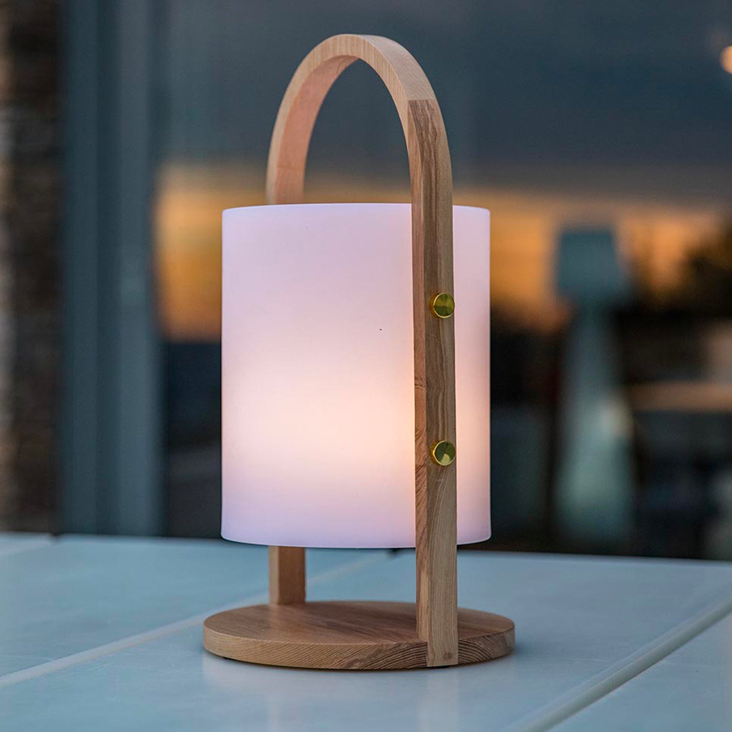 Lanterne sans fil design scandinave poignée bois naturel LED blanc chaud/blanc dimmable WOODY H37cm