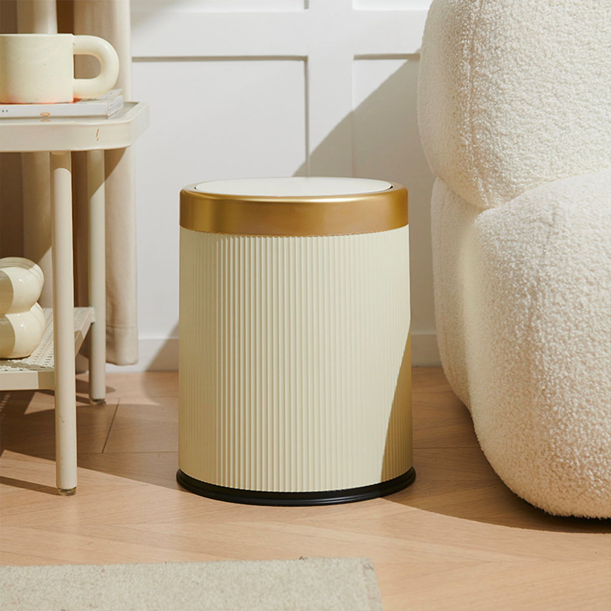 Poubelle Push en Plastique 8L GLINT Crème et Or