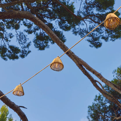 Guirlande lumineuse extérieur connectable 10 abat-jour naturels en bambou NATURA LIGHT HYBRID LED blanc chaud  8m solaire et sur secteur