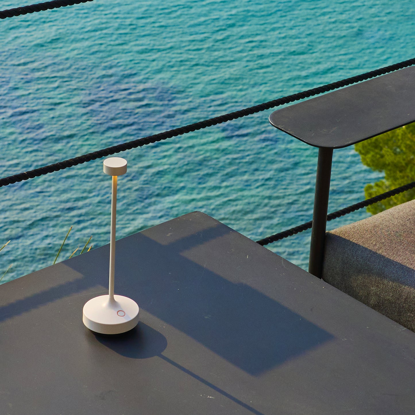 Lampe de table sans fil blanc touch LED blanc chaud RUBY WHITE H25 cm