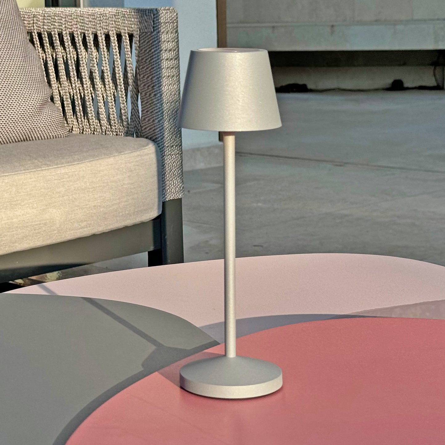 Lampe de table sans fil LED blanc chaud dimmable EMILY H25cm, Gris