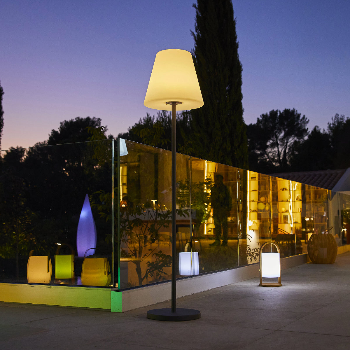 Lampadaire sans fil pied metal LED multicolore dimmable STANDY H150cm avec télécommande