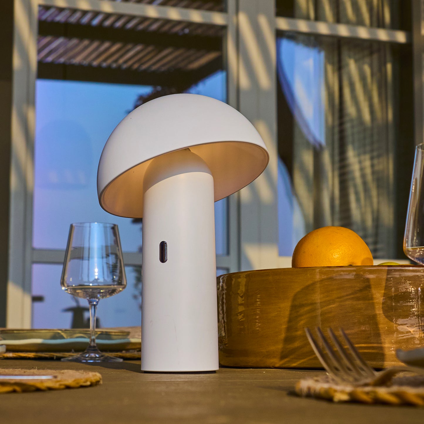 Lampe de table sans fil tête orientable LED blanc chaud TOD WHITE H28cm