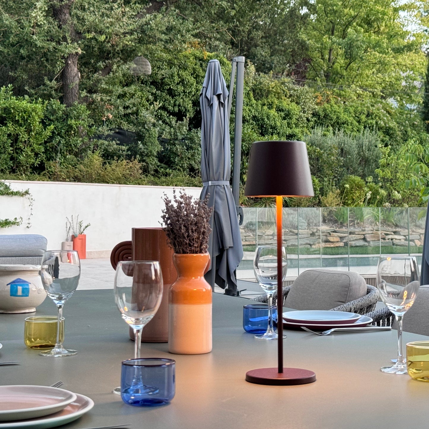Lot de 6 lampes de table touch sans fil en aluminium KELLY VINTAGE LED blanc dimmable H38 cm avec plateau de chargement