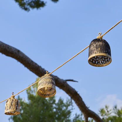 Guirlande lumineuse extérieur raccordable 10 abat-jour naturels en bambou LINA LIGHT HYBRID LED blanc chaud 8m solaire et sur secteur