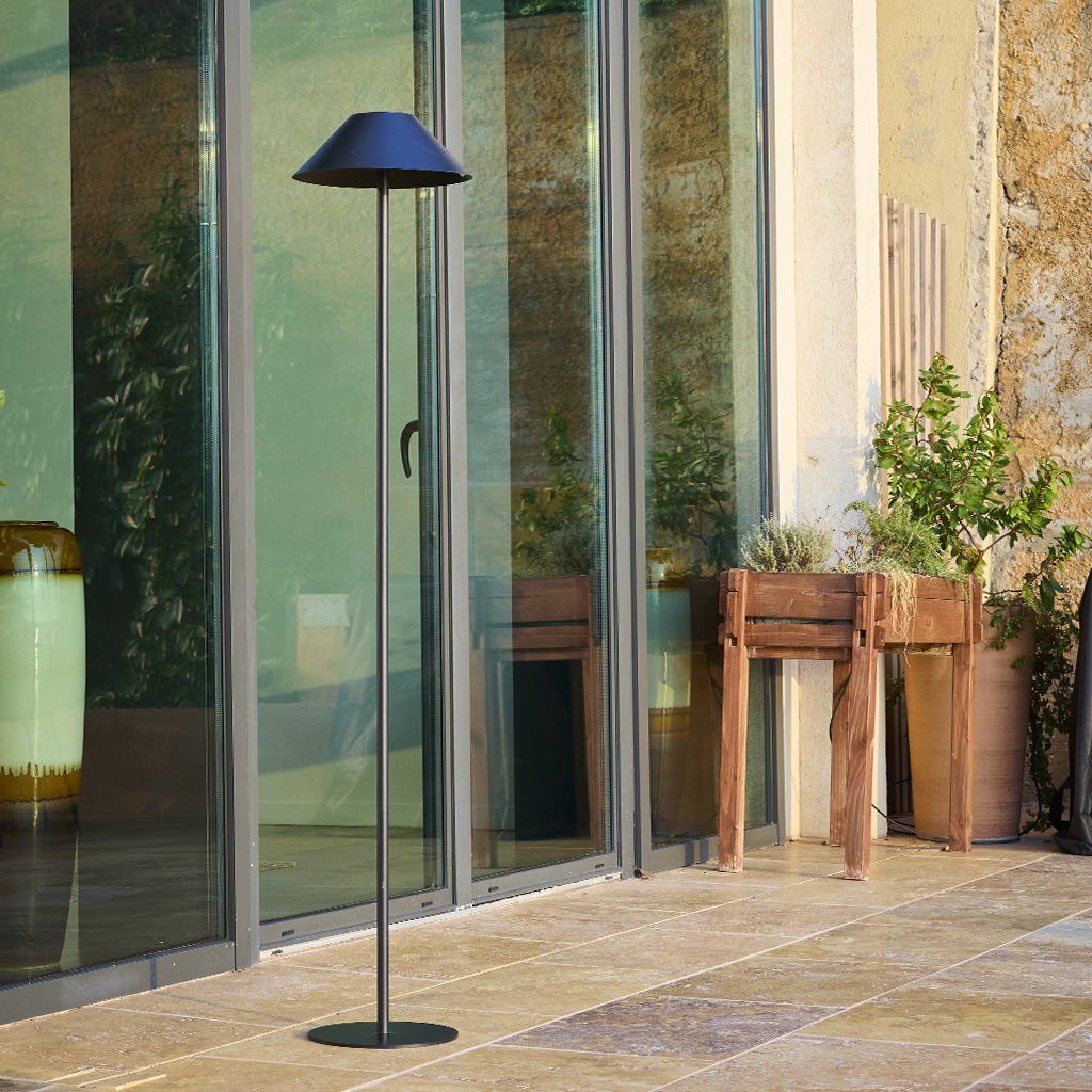 Lampadaire solaire en aluminium avec module LED solaire avec télécommande NERIO TALL H150cm
