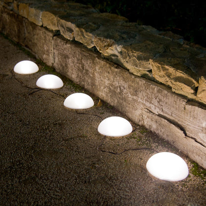 5 demi boules solaires lumineuses à piquer balisage allée LED blanc HALF MOON ∅15 cm - REDDECO.com