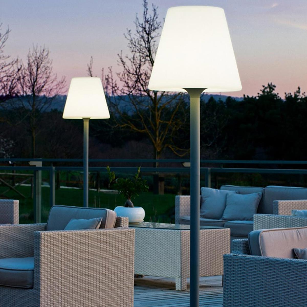 Lampadaire filaire pied métal pour extérieur éclairage puissant LED blanc STANDY H180cm culot E27 - REDDECO.com